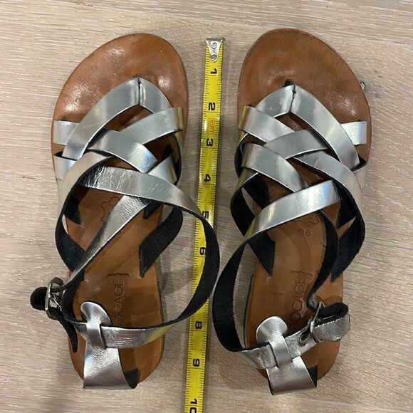 Bocage Flat women’s metallic leather sandals in size 36. Made in Paris. - Picture 6 of 7